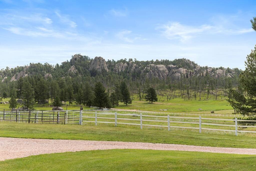 Papa'S Place On Willow Creek Custer Esterno foto